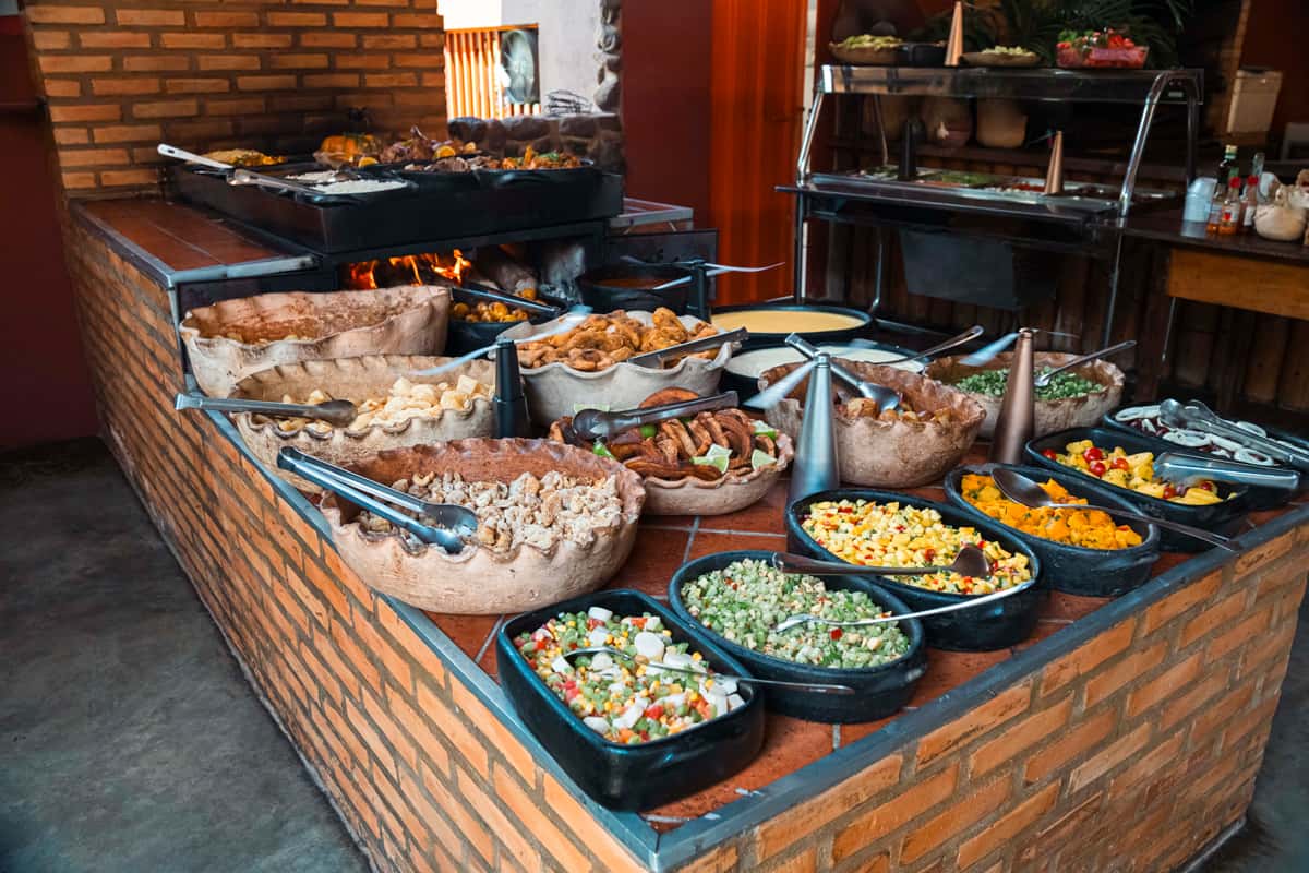 Comida mineira no fogão a lenha