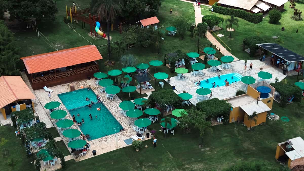 Vista aérea das piscinas